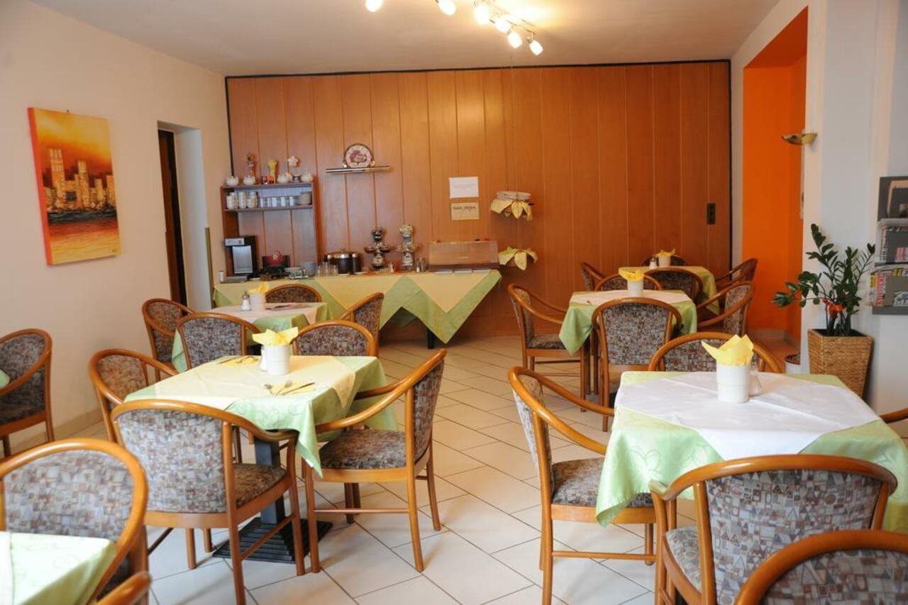 Pension Erlaa Wien Exteriör bild