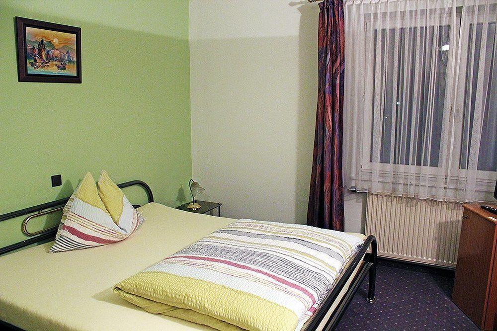 Pension Erlaa Wien Exteriör bild